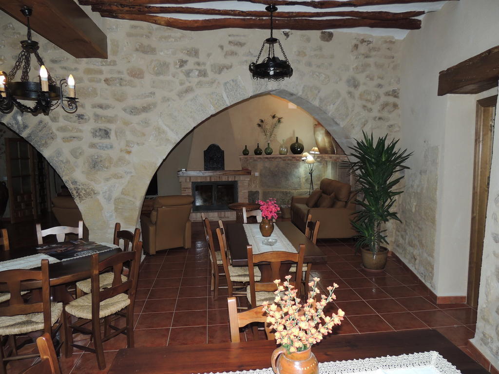 Las Bodegas Del Gilo Guest House Valdealgorfa Екстериор снимка