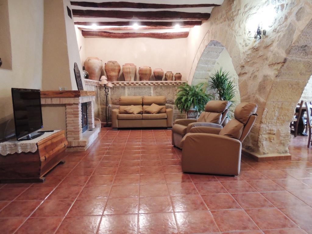 Las Bodegas Del Gilo Guest House Valdealgorfa Екстериор снимка